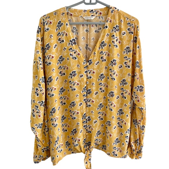 Denver Hayes | Front Tie Floral Top - Picture 1 of 11